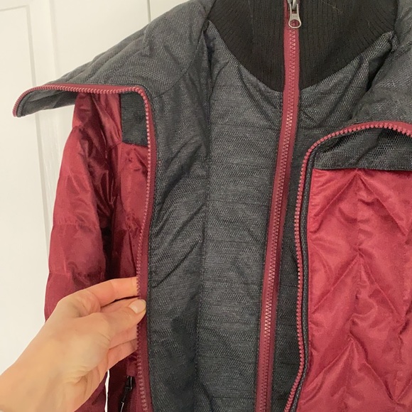 Lole- burgundy bomber jacket - size small - Picture 4 of 15